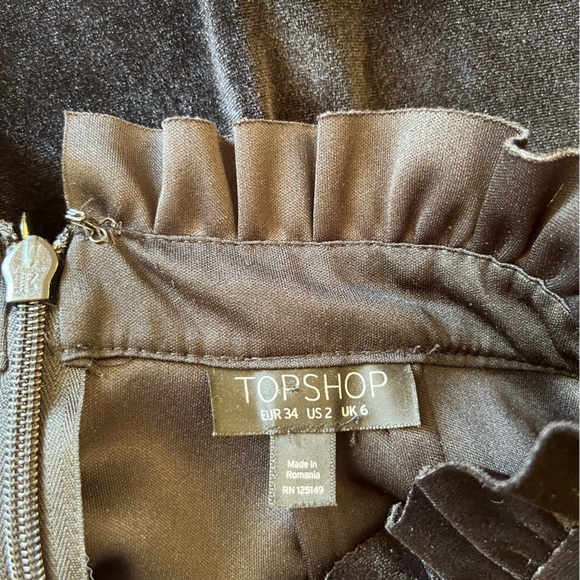 Black Velvet Mini Skirt, Size 2 - Picture 4 of 4